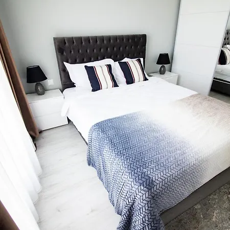 3 A502 Stayinn By Cosmopolis *